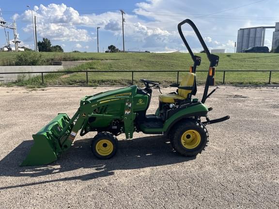 Image of John Deere 1025R equipment image 2