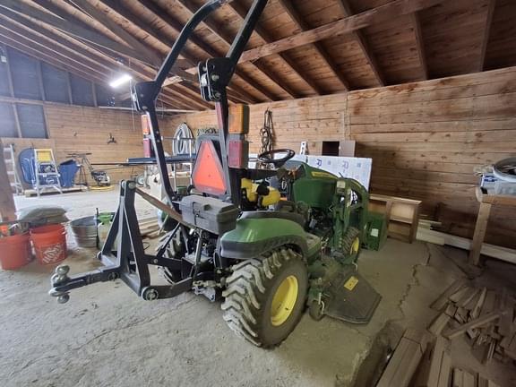 Image of John Deere 1025R equipment image 3