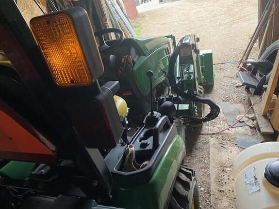 Image of John Deere 1025R equipment image 3