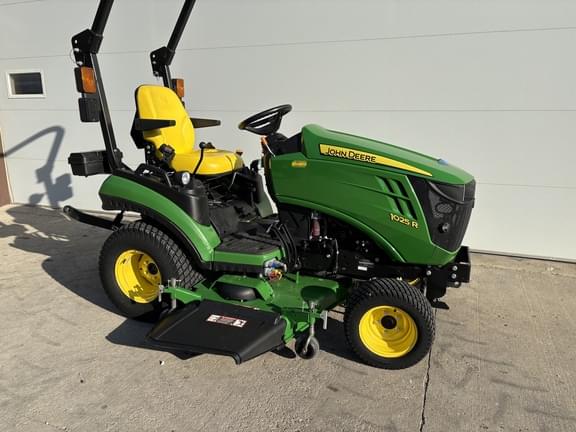 Image of John Deere 1025R equipment image 1