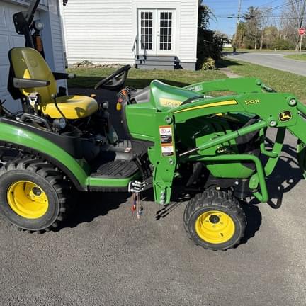 Image of John Deere 1025R equipment image 4