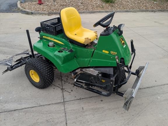 Image of John Deere 1200H equipment image 3