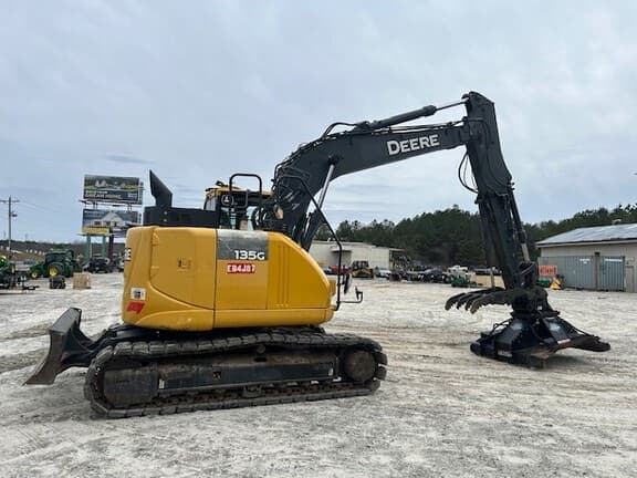 Image of John Deere 135G equipment image 4