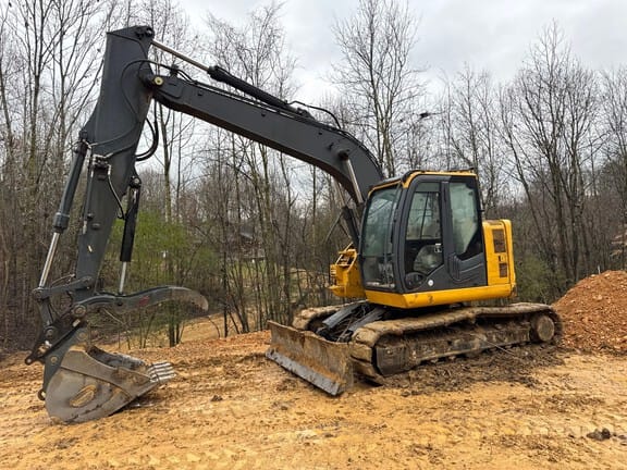 2019 John Deere 135G Equipment Image0