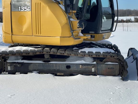 Image of John Deere 135G equipment image 1