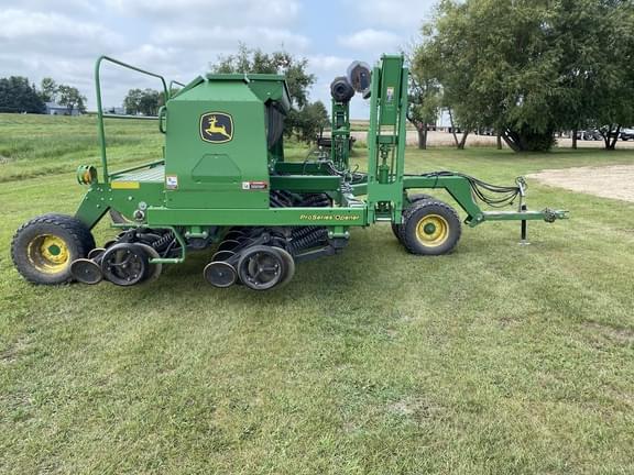 Image of John Deere 1590 equipment image 3