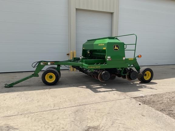 Image of John Deere 1590 equipment image 1