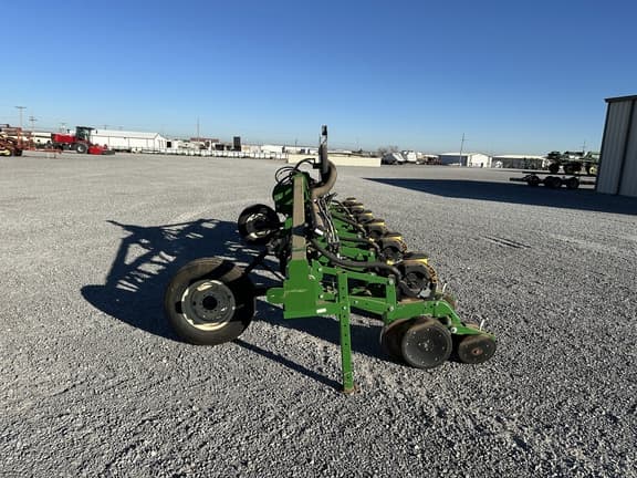 Image of John Deere 1705 equipment image 1