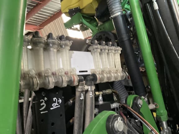 Image of John Deere 1725 equipment image 4