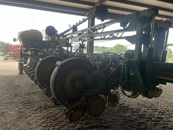Image of John Deere 1775 Primary image