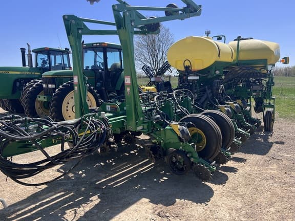 Image of John Deere 1775 Primary image