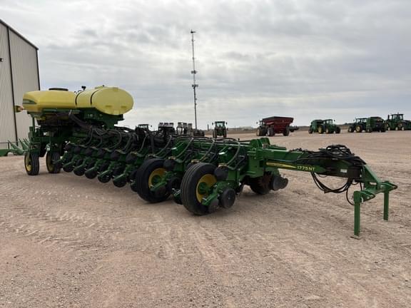 Image of John Deere 1775 equipment image 4