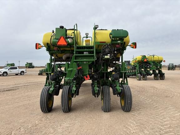 Image of John Deere 1775 equipment image 2