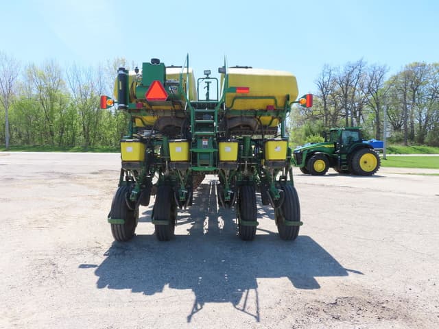 Image of John Deere 1775 equipment image 3