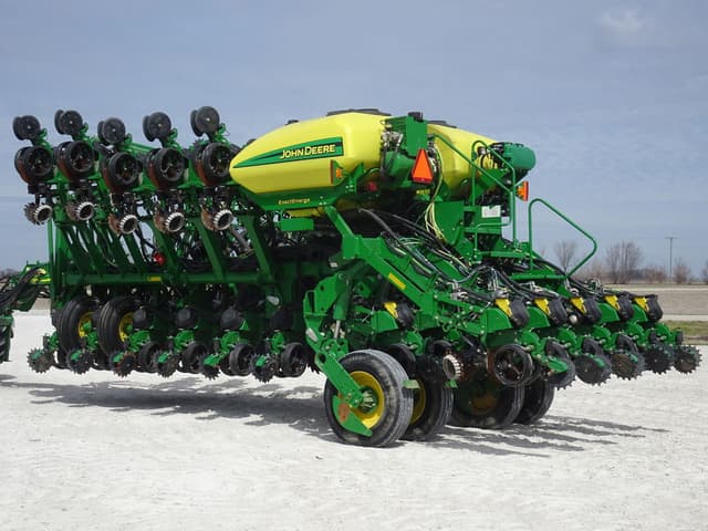Image of John Deere 1795 equipment image 4