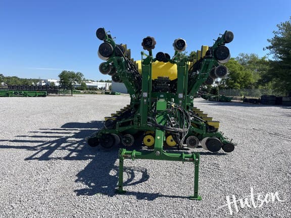Image of John Deere 1795 equipment image 3