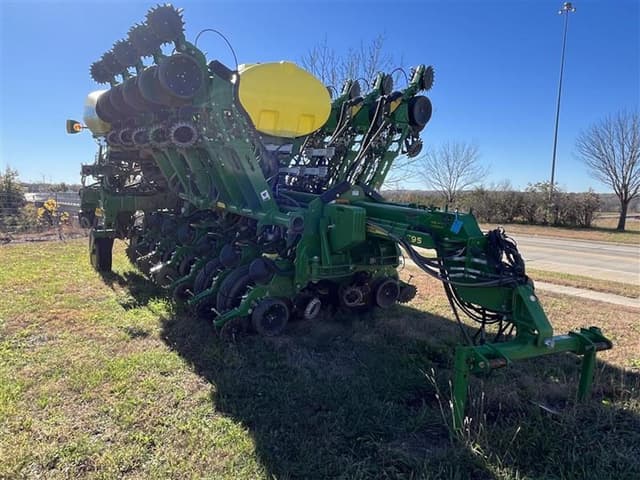 Image of John Deere 1795 equipment image 3