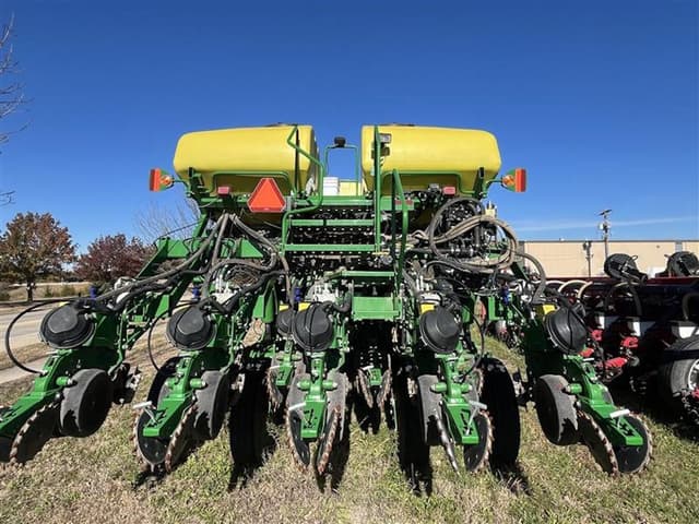Image of John Deere 1795 equipment image 4