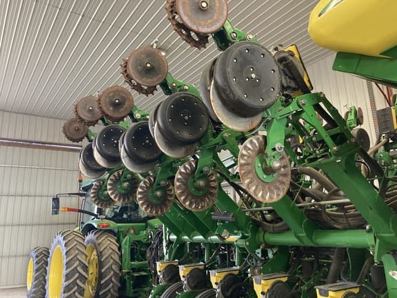 Image of John Deere 1795 equipment image 3