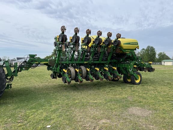 Image of John Deere 1795 equipment image 1