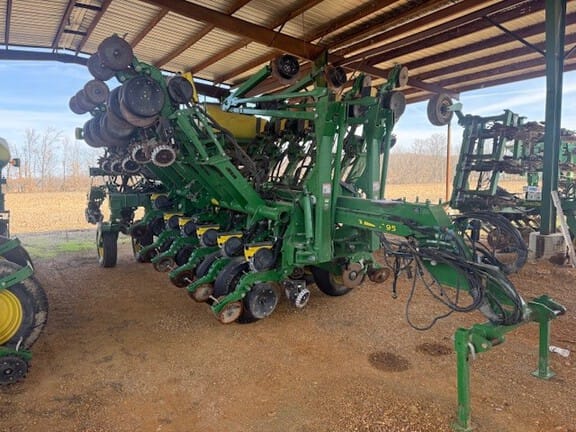 2019 John Deere 1795 Equipment Image0