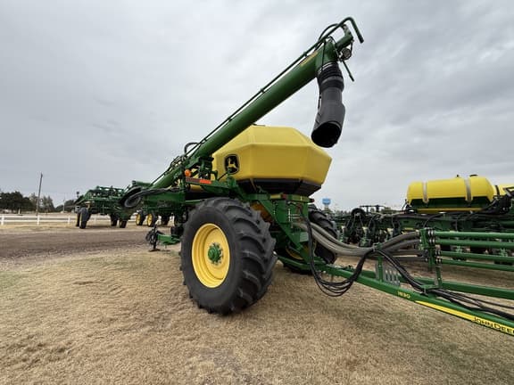 Image of John Deere 1830 equipment image 4