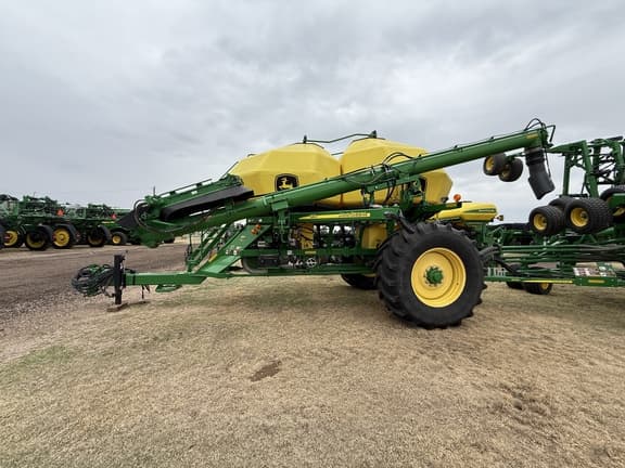 Image of John Deere 1830 equipment image 2