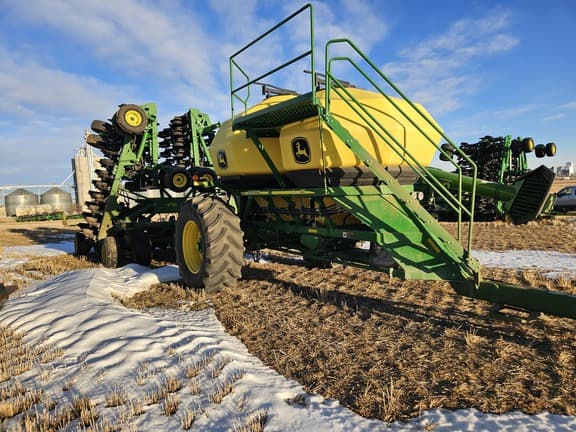 Image of John Deere 1890 equipment image 1