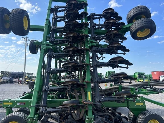 Image of John Deere 1890 equipment image 2