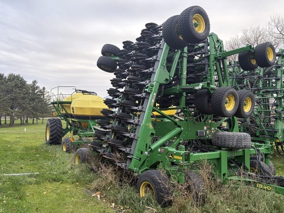 2019 John Deere 1890 Equipment Image0