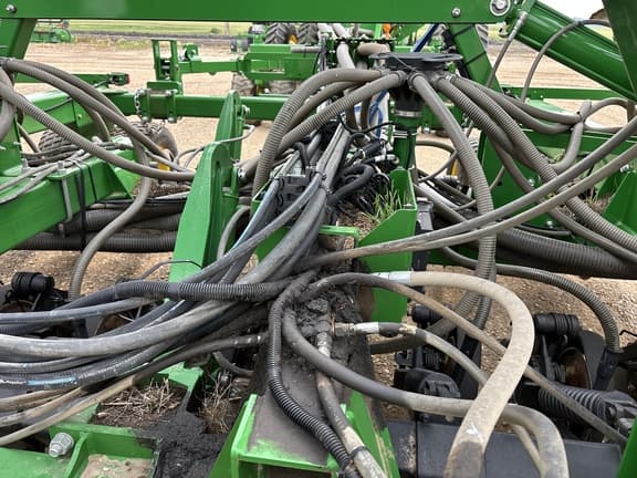 Image of John Deere 1890 equipment image 2