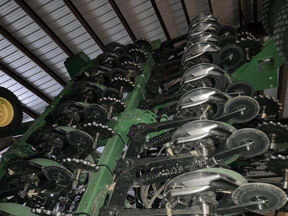 Image of John Deere 1910 equipment image 2