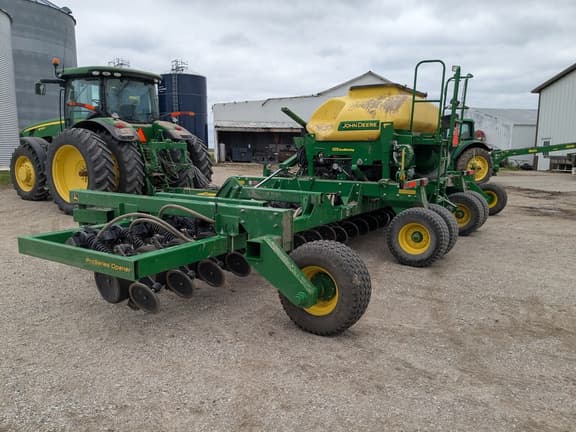 Image of John Deere 1990 equipment image 1