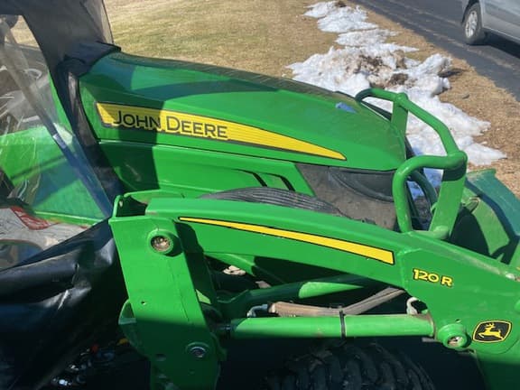 Image of John Deere 2025R equipment image 1