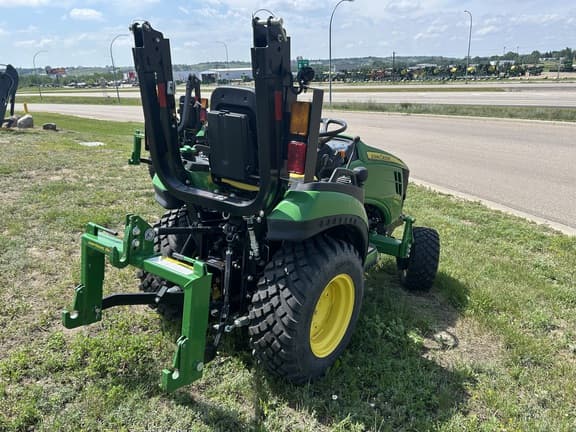 Image of John Deere 2025R equipment image 4