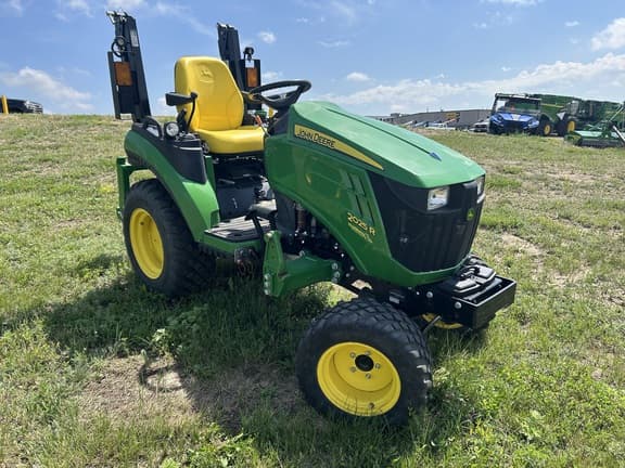 Image of John Deere 2025R equipment image 1