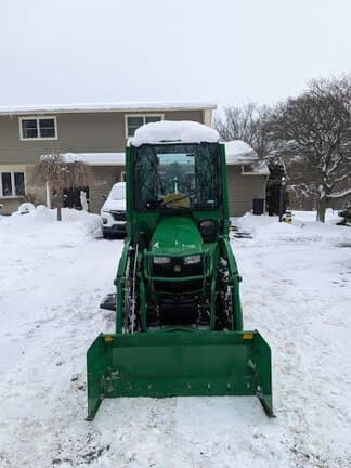 Image of John Deere 2025R equipment image 4