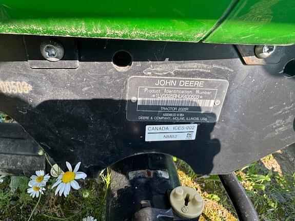 Image of John Deere 2025R equipment image 3
