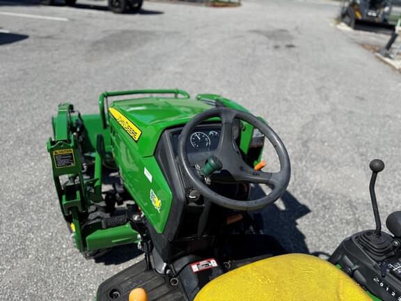 Image of John Deere 2025R equipment image 2