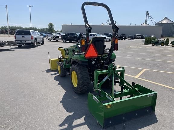 Image of John Deere 2025R equipment image 4