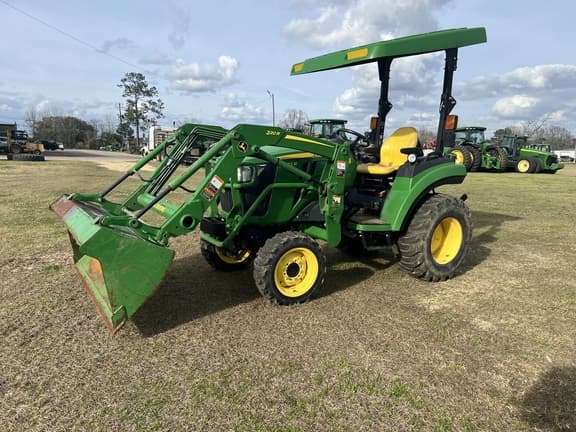 Image of John Deere 2032R Primary image