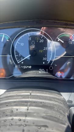 Image of John Deere 2032R equipment image 4