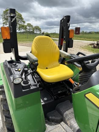 Image of John Deere 2038R equipment image 4