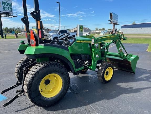 Image of John Deere 2038R equipment image 3