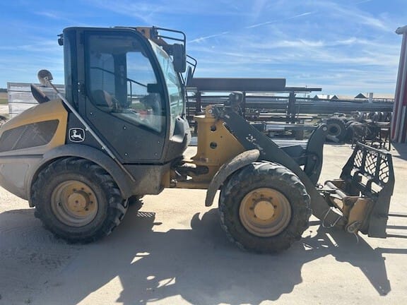 2019 John Deere 204L Equipment Image0