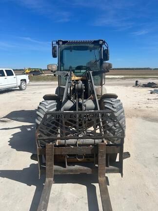 Image of John Deere 204L equipment image 1