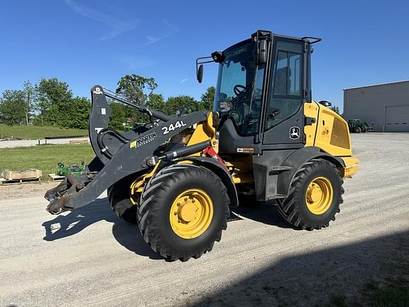 Image of John Deere 244L equipment image 3