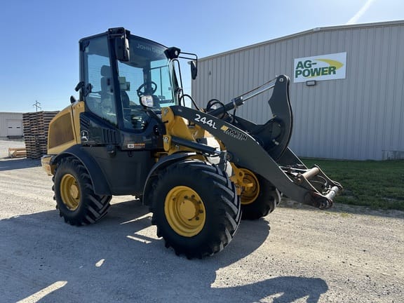 2019 John Deere 244L Equipment Image0