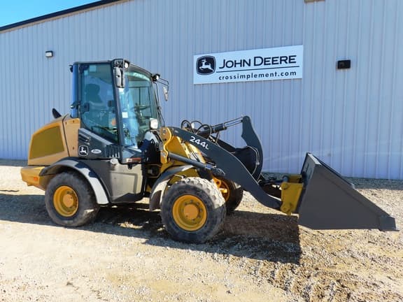 Image of John Deere 244L Primary image