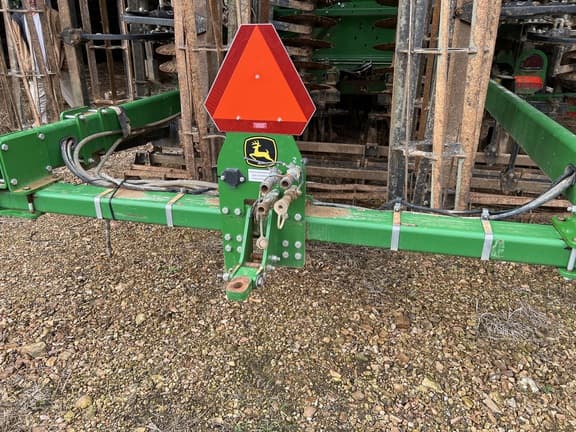 Image of John Deere 2660VT equipment image 4